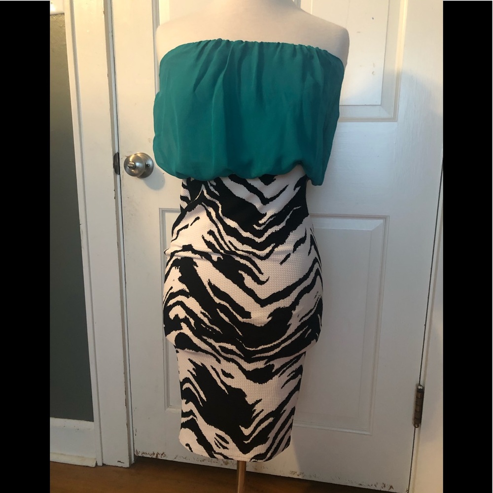 Sleeveless dress